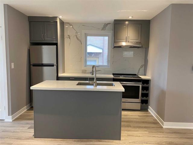 172 Times Rd Main Fl Rd, House detached with 2 bedrooms, 1 bathrooms and 4 parking in Toronto ON | Image 7