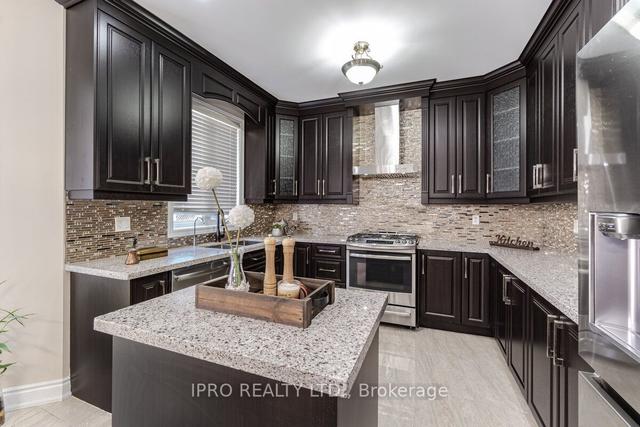 8 Gallpoint Cres, House detached with 4 bedrooms, 4 bathrooms and 6 parking in Brampton ON | Image 5