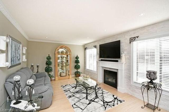 7 Vintage Gate, House detached with 4 bedrooms, 5 bathrooms and 6 parking in Brampton ON | Image 30