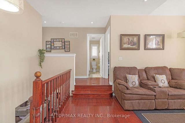 22 Chalkfarm Cres, House detached with 4 bedrooms, 3 bathrooms and 6 parking in Brampton ON | Image 19