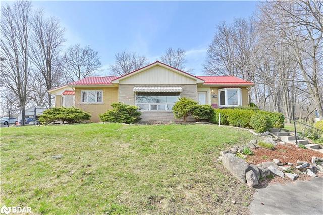 1094 Highway 2 Road, House detached with 2 bedrooms, 3 bathrooms and 14 parking in Kingston ON | Image 17