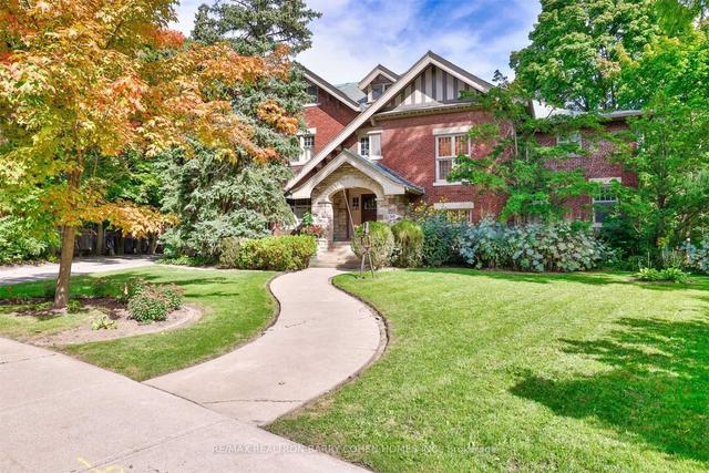 94 Cortleigh Blvd, House detached with 9 bedrooms, 6 bathrooms and 8 parking in Toronto ON | Image 1