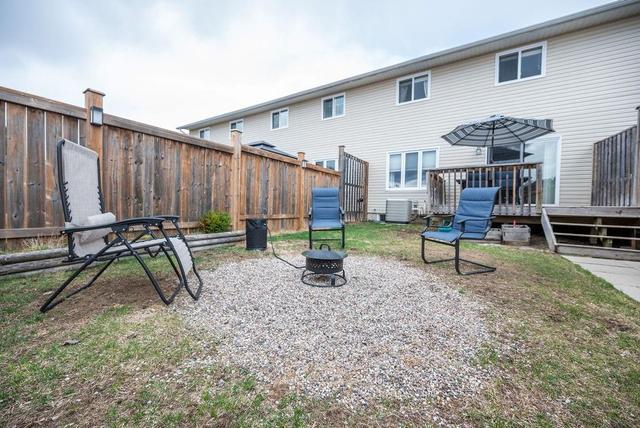 2099 Sandstone Crescent, Townhouse with 3 bedrooms, 2 bathrooms and 2 parking in Petawawa ON | Image 29