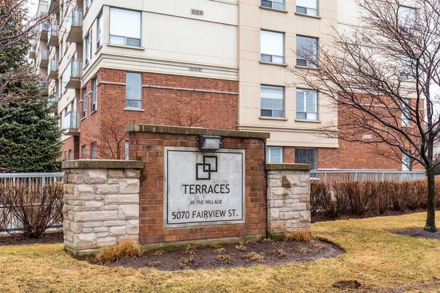 404 - 5070 Fairview St, Condo with 2 bedrooms, 2 bathrooms and 1 parking in Burlington ON | Image 1