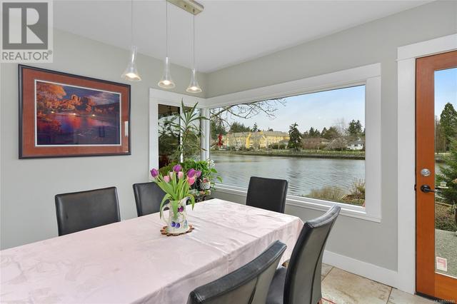 10 Phillion Pl, House detached with 4 bedrooms, 3 bathrooms and 6 parking in Esquimalt BC | Image 8