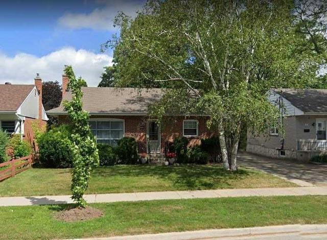 151 Cook St, House detached with 2 bedrooms, 2 bathrooms and 3 parking in Barrie ON | Card Image