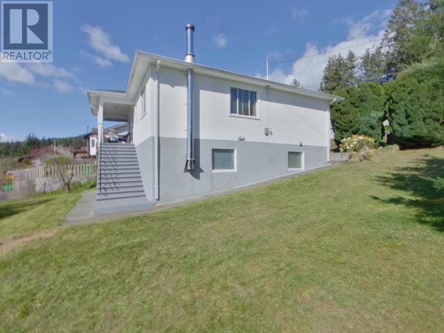 6431 Hillcrest Ave, House detached with 3 bedrooms, 1 bathrooms and 1 parking in Powell River BC | Image 18