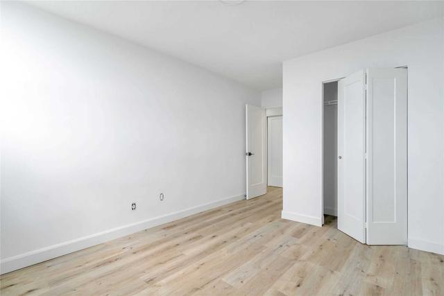 1004 - 15 Albright Rd, Condo with 2 bedrooms, 1 bathrooms and 1 parking in Hamilton ON | Image 5