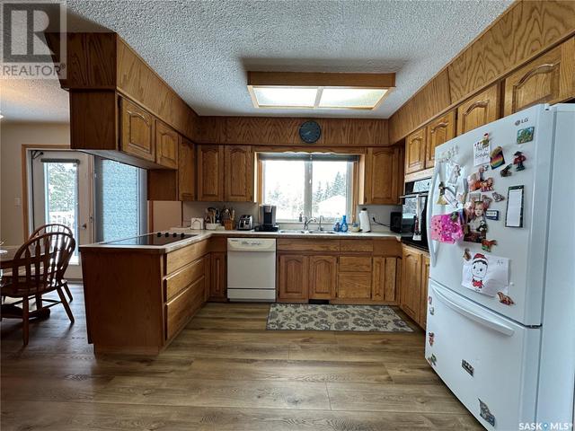 403 2nd Street Ne, House detached with 4 bedrooms, 3 bathrooms and null parking in Watson SK | Image 13