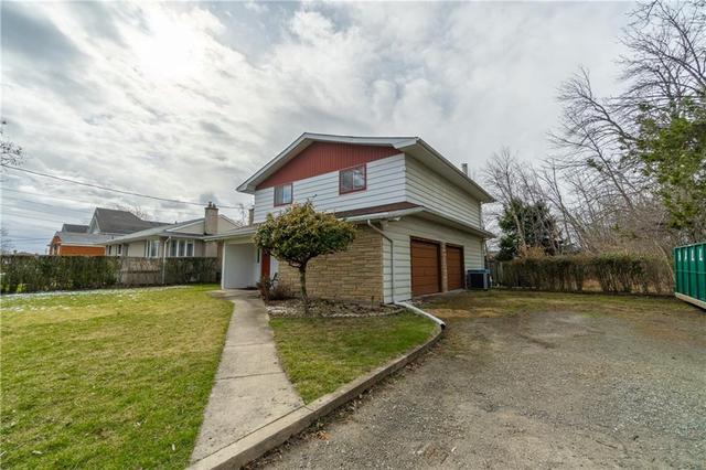 747 Winston Road, House detached with 3 bedrooms, 1 bathrooms and 1 parking in Grimsby ON | Image 44