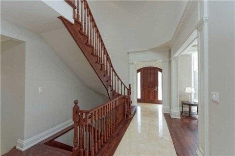 172 Newton Dr, House detached with 4 bedrooms, 7 bathrooms and 4 parking in Toronto ON | Image 2