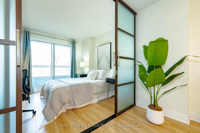 209 - 21 Hillcrest Ave, Condo with 2 bedrooms, 1 bathrooms and 1 parking in Toronto ON | Image 4