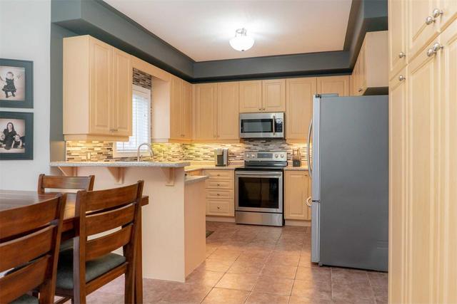 40 Silvercreek Cres, House detached with 3 bedrooms, 3 bathrooms and 2 parking in Barrie ON | Image 4