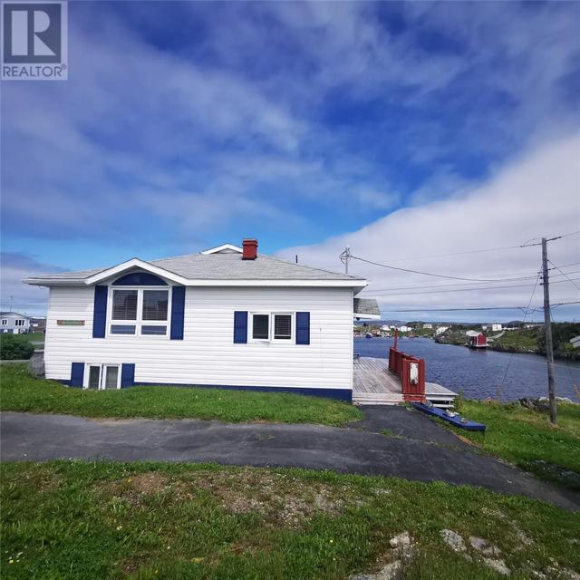 1 Skinner's Harbour Road, House detached with 2 bedrooms, 1 bathrooms and null parking in Change Islands NL | Image 3