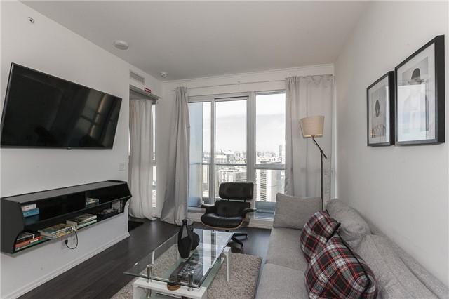 4001 - 70 Temperance St, Condo with 2 bedrooms, 2 bathrooms and null parking in Toronto ON | Image 7