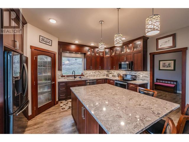 9801/9809 Gould Avenue, House detached with 9 bedrooms, 6 bathrooms and 7 parking in Summerland BC | Image 3