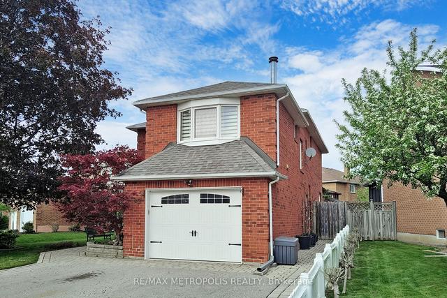 15 Arisaig Dr, House detached with 3 bedrooms, 4 bathrooms and 5 parking in Vaughan ON | Image 12