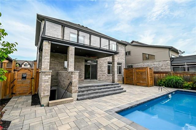 8 Tuscany Court, House detached with 4 bedrooms, 3 bathrooms and 6 parking in St. Catharines ON | Image 33