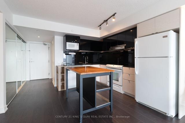 1609 - 72 Esther Shiner Blvd, Condo with 1 bedrooms, 1 bathrooms and 1 parking in Toronto ON | Image 1