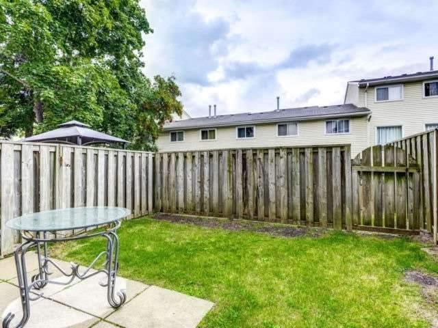 33 Lincoln Crt, Townhouse with 3 bedrooms, 2 bathrooms and 1 parking in Brampton ON | Image 20