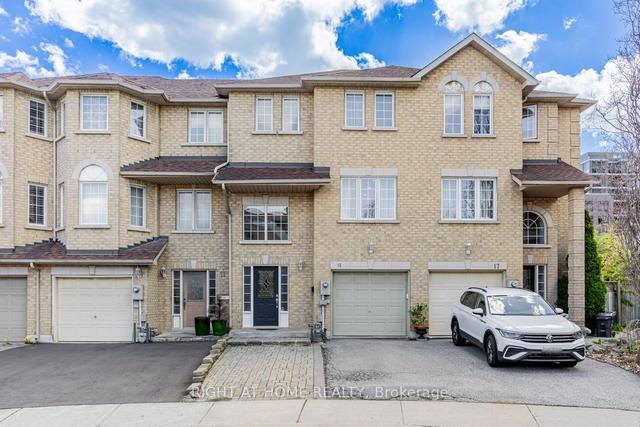 15 Formula Crt, House attached with 3 bedrooms, 3 bathrooms and 3 parking in Toronto ON | Image 1