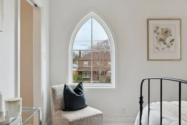 38 Thirty Fifth St, House detached with 3 bedrooms, 4 bathrooms and 4 parking in Toronto ON | Image 18