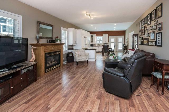 76 Sundridge St, House detached with 2 bedrooms, 2 bathrooms and 4 parking in Brampton ON | Image 4