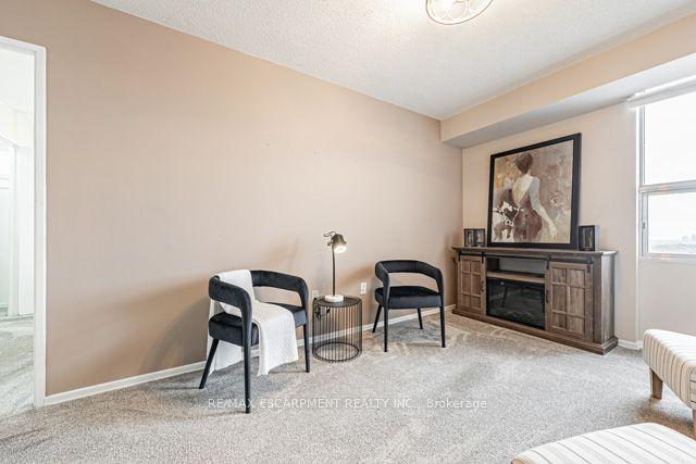 606 - 2055 Upper Middle Rd, Condo with 1 bedrooms, 2 bathrooms and 1 parking in Burlington ON | Image 6