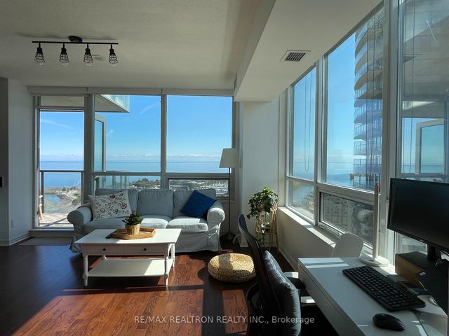 2402 - 2230 Lake Shore Blvd W, Condo with 2 bedrooms, 1 bathrooms and 1 parking in Toronto ON | Image 35