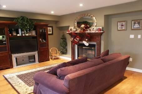 907 Coldstream Dr, House detached with 3 bedrooms, 4 bathrooms and 2 parking in Oshawa ON | Image 4