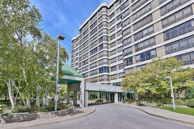 1001 - 320 Mill St S, Condo with 1 bedrooms, 2 bathrooms and 2 parking in Brampton ON | Image 2