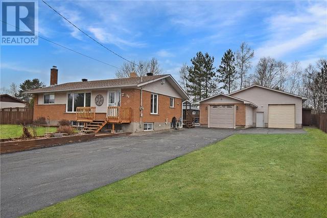 94 Robert Street, House detached with 4 bedrooms, 2 bathrooms and null parking in Greater Sudbury ON | Image 4