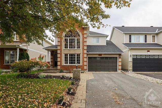 33 Calderwood Way, House detached with 4 bedrooms, 4 bathrooms and 4 parking in Ottawa ON | Image 1