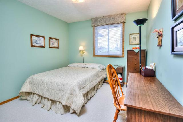 104 Westview Cres, House detached with 3 bedrooms, 3 bathrooms and 4 parking in Kitchener ON | Image 14