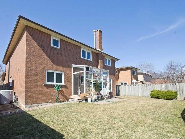27 Valleyview Rd, House detached with 5 bedrooms, 5 bathrooms and 6 parking in Markham ON | Image 17