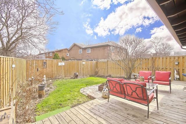 47 Lacewood Cres, House semidetached with 4 bedrooms, 3 bathrooms and 5 parking in Brampton ON | Image 19