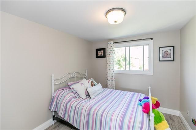71 Robin Crt, House semidetached with 3 bedrooms, 2 bathrooms and 1 parking in Barrie ON | Image 16