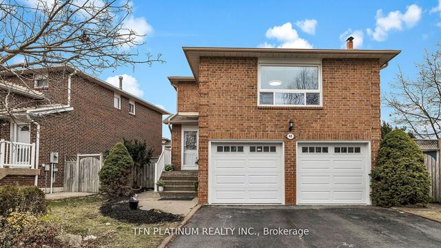 46 Colchester Ave, House detached with 3 bedrooms, 4 bathrooms and 4 parking in Brampton ON | Image 1