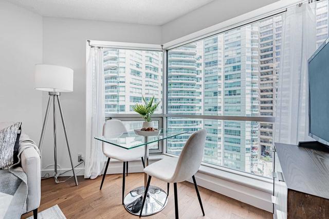 1113 - 10 Queens Quay W, Condo with 1 bedrooms, 1 bathrooms and 0 parking in Toronto ON | Image 5