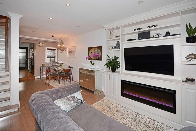 930 Eastern Ave, House attached with 3 bedrooms, 2 bathrooms and 1 parking in Toronto ON | Image 3