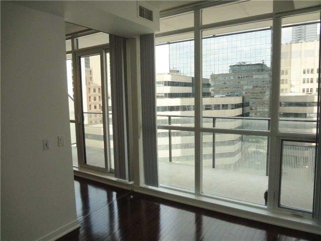 804 - 770 Bay St, Condo with 1 bedrooms, 1 bathrooms and 0 parking in Toronto ON | Image 2