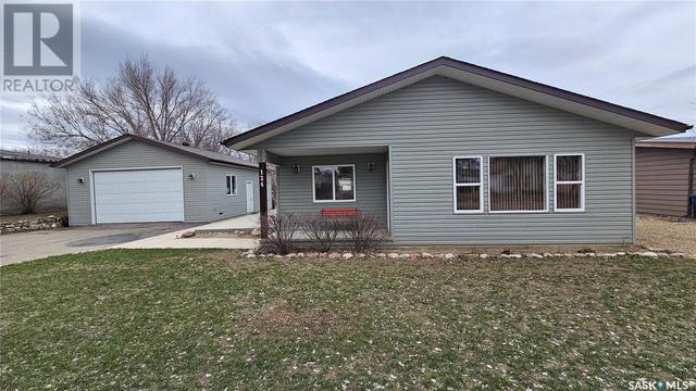 124 3rd Street E, House detached with 2 bedrooms, 2 bathrooms and null parking in Ponteix SK | Image 30