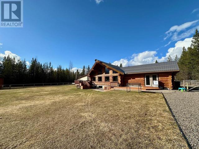 5779 Raceway Road, House detached with 4 bedrooms, 3 bathrooms and null parking in Bulkley Nechako A BC | Image 6