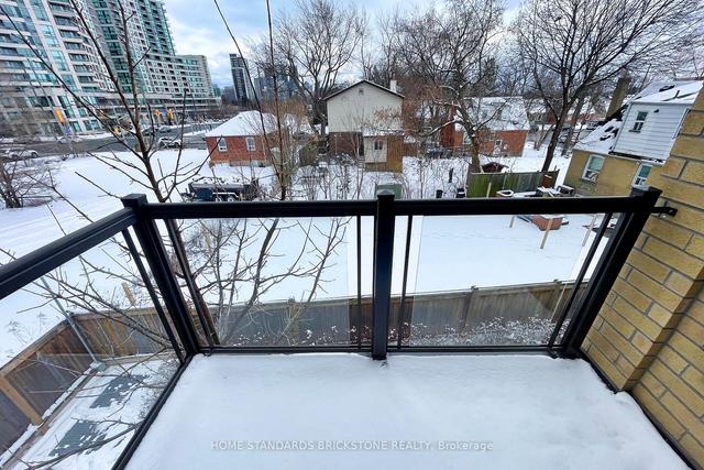 10 - 11 Eldora Ave, Townhouse with 2 bedrooms, 2 bathrooms and 1 parking in Toronto ON | Image 19