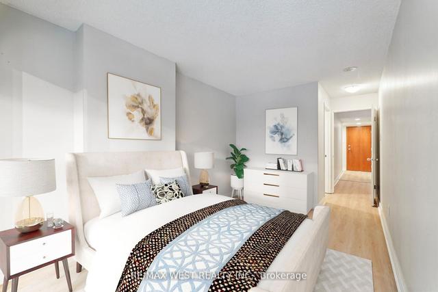 303 - 33 University Ave, Condo with 1 bedrooms, 2 bathrooms and 0 parking in Toronto ON | Image 13