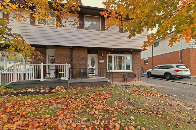 98 Riverdale Dr, House semidetached with 4 bedrooms, 2 bathrooms and 3 parking in Hamilton ON | Image 23