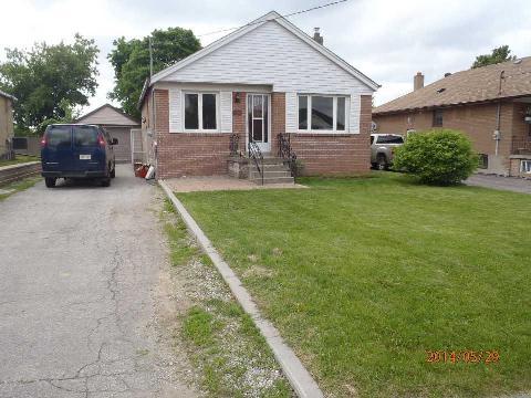 upper - 37 Bunnell Cres, House detached with 3 bedrooms, 1 bathrooms and 2 parking in Toronto ON | Image 1