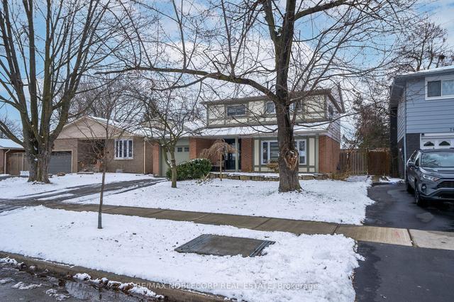 798 Frobisher Blvd, House detached with 4 bedrooms, 3 bathrooms and 5 parking in Milton ON | Image 34