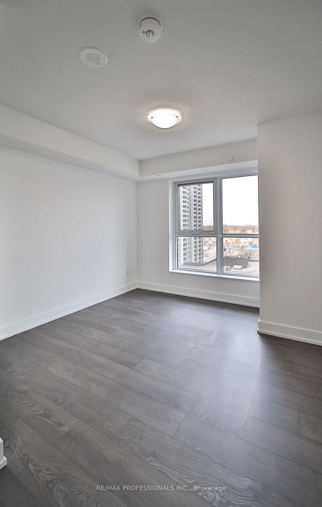 803 - 7 Mabelle Ave, Condo with 1 bedrooms, 1 bathrooms and 1 parking in Toronto ON | Image 3
