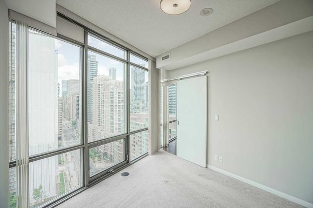 1905 - 832 Bay St, Condo with 2 bedrooms, 2 bathrooms and 1 parking in Toronto ON | Image 11